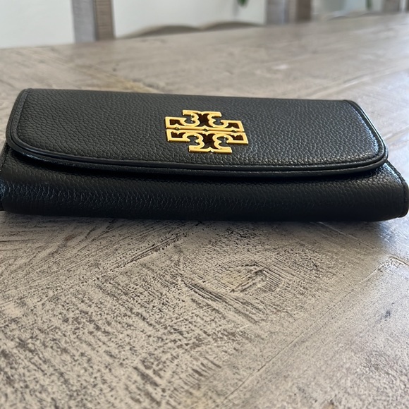 Tory Burch Britten Duo Envelope Continental Wallet - Picture 11 of 11